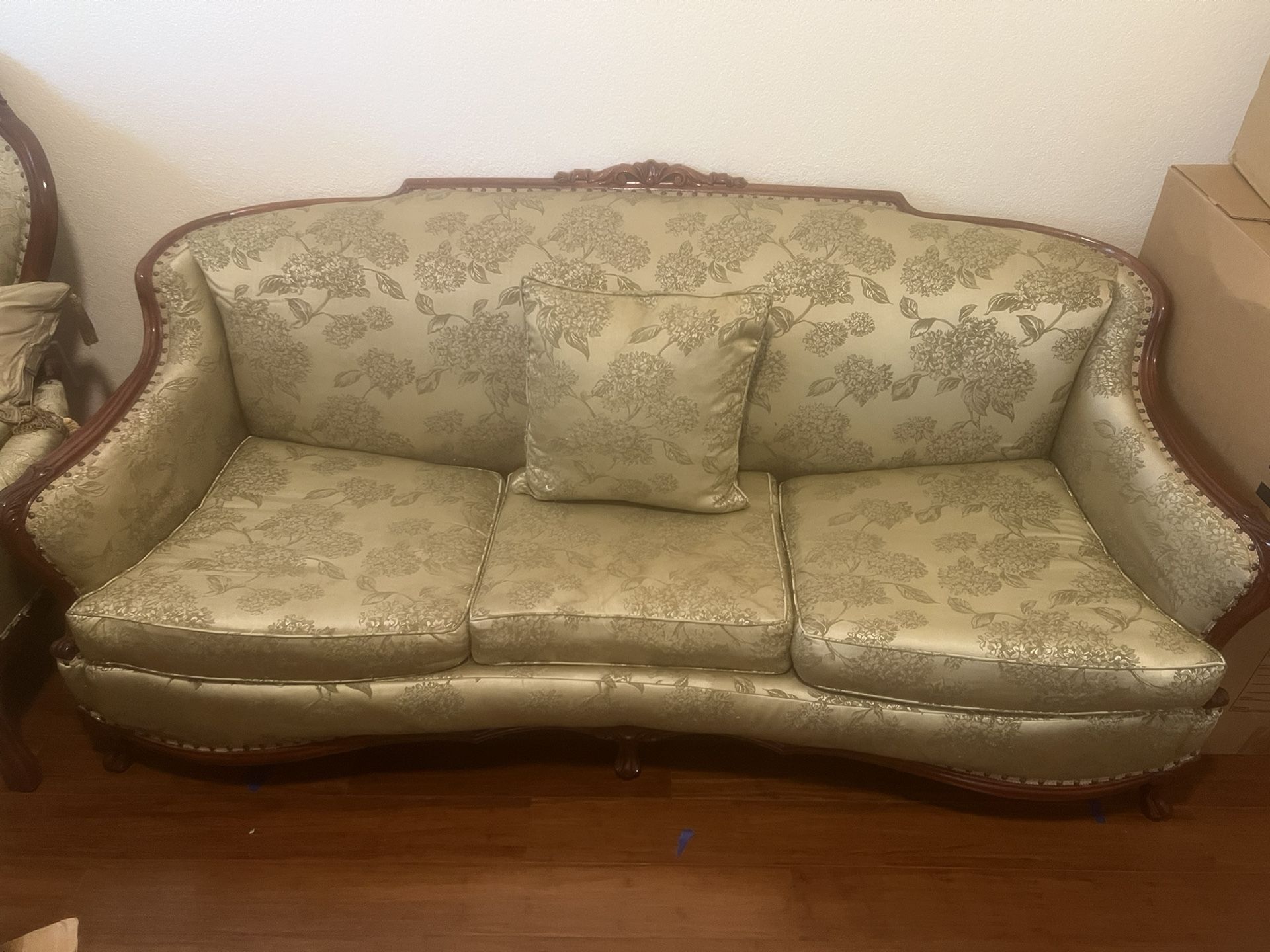 Antique Couch And Two Chairs 