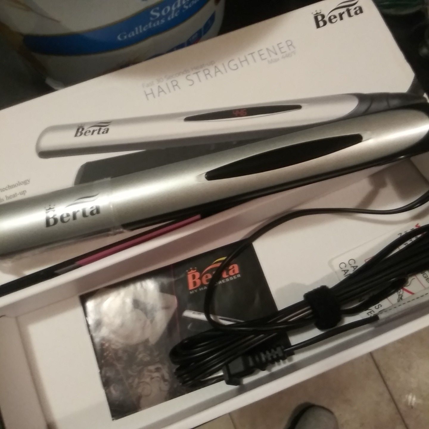 Berta hot sale hair straightener