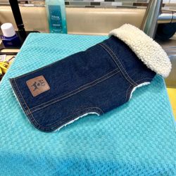 GAP Sherpa -Lined Denim Dog Jacket S/M: Weight: 7-15 lbs. Back 12” Chest 17”