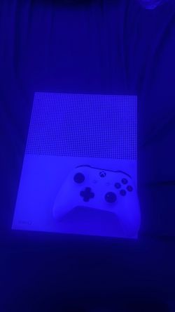 Xbox 1 and controller