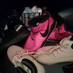 Lil Boys 2/3 N 3.5 S Nike Puma N Wonder Nation Shoes 3 Pair Barely Used 20$ All