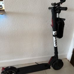Gotrax GXL V2 Electric Scooter - Great Condition
