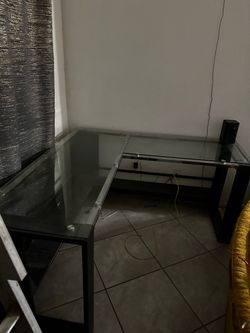 5’x5’ Modern L-Shaped Glass computer Desk & wood juniper