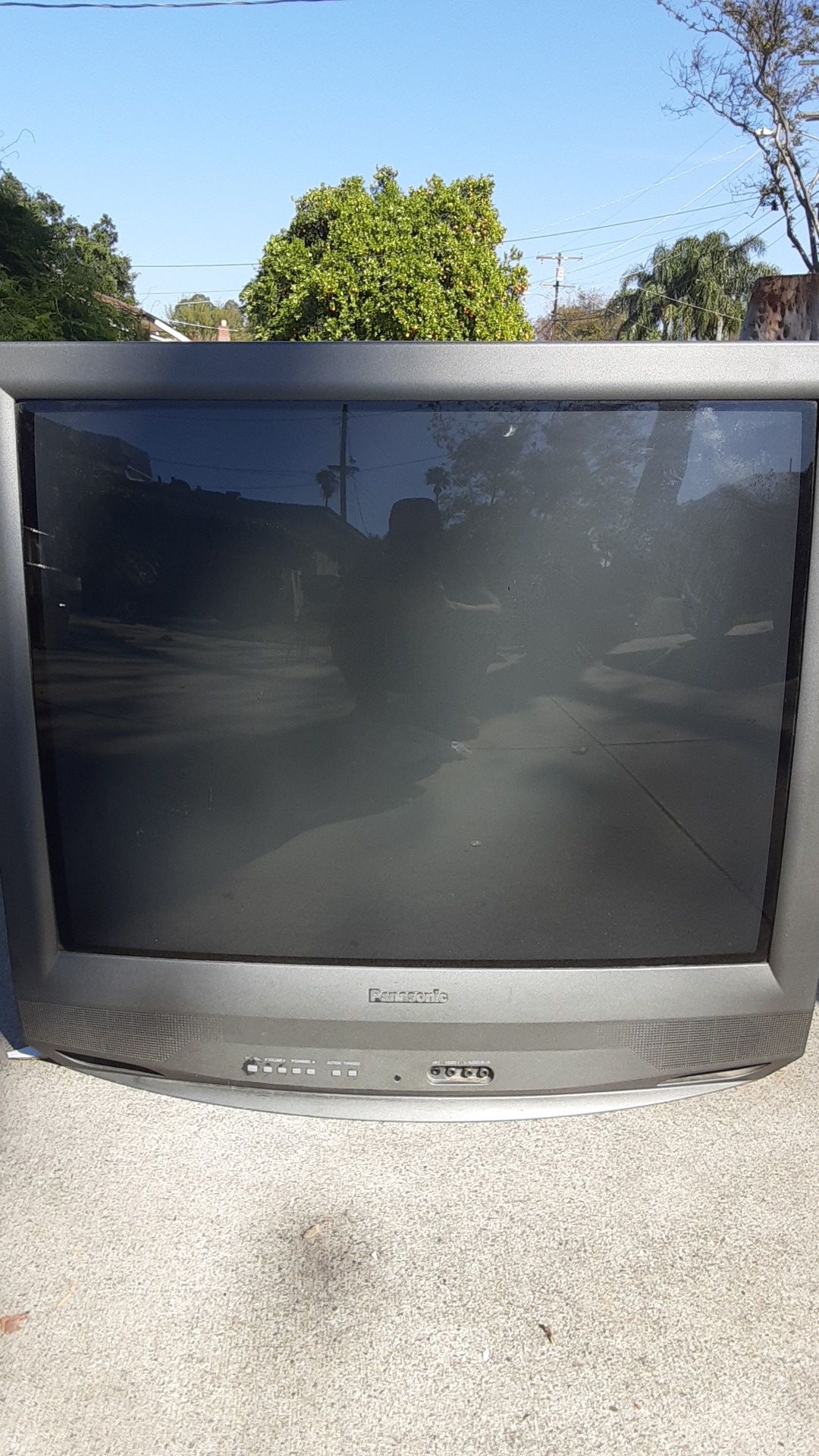 36 inch Panasonic tv works "free come pick up"