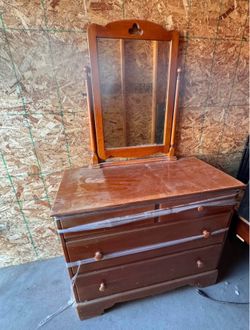 dresser with mirror