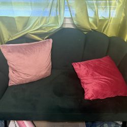 Emerald Green Velvet Scalloped Back Loveseat 