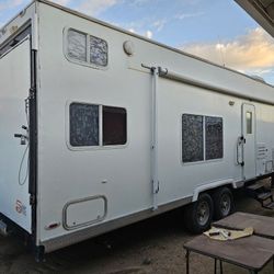 2005 Thor Transport 33WTB