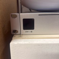 UniFi USW Pro 24 PoE Switch
