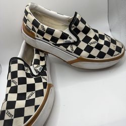 VANS PLATFORM SIZE # 6.5 Men’s 8 Women 