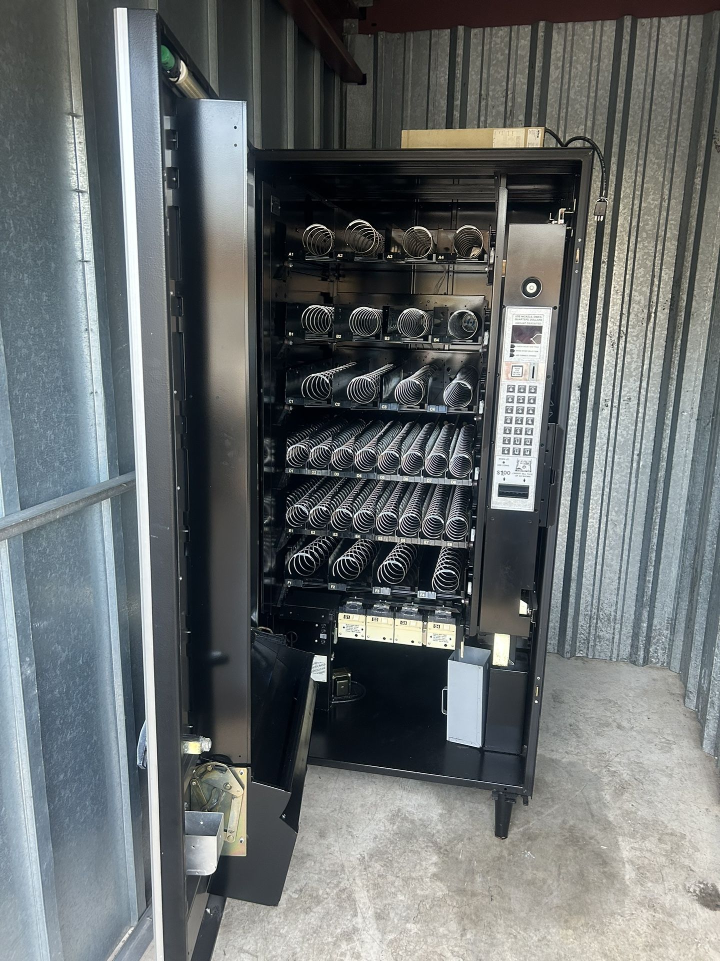 Vending machine for sale