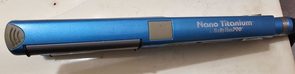 BaByliss Pro Nano Titanium Hair Straightener