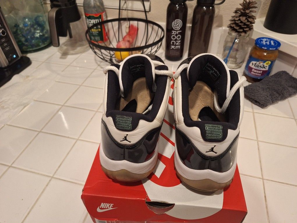 Jordan 11s
