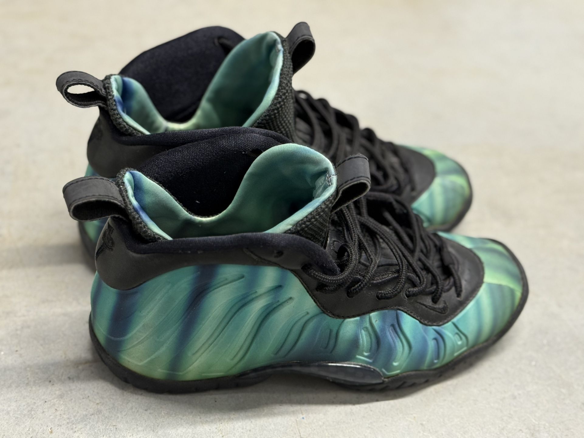 Nike Foamposite Northern lights - Size 5