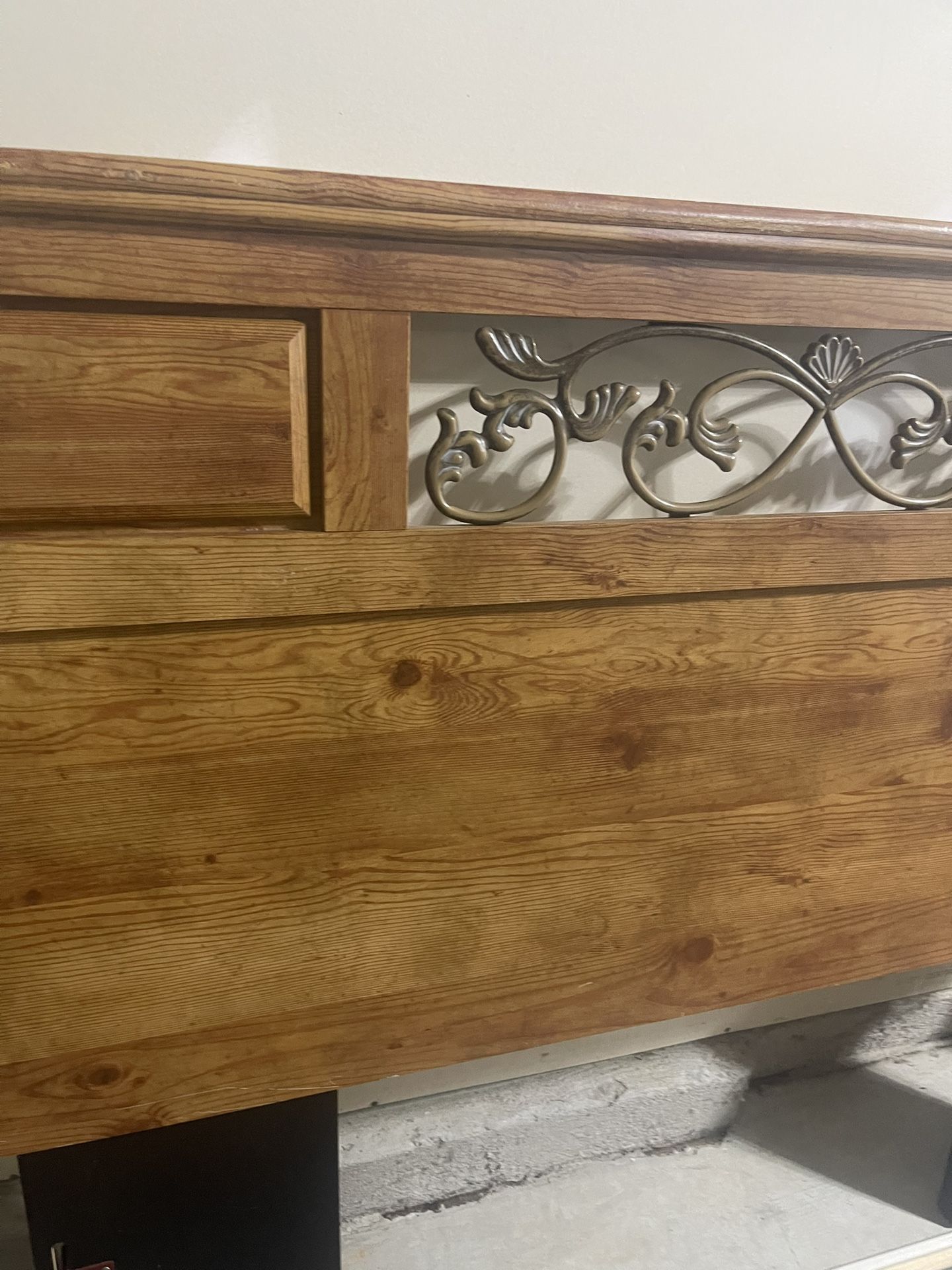 Queen/Full 3 Piece Bedroom Set