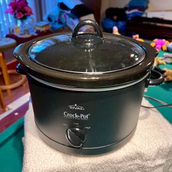 Rival Slow Cooker Crock Pot With Glass Lid 4.5 Qt. Matte Black Model SCR450