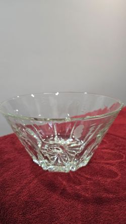 Princess House Heritage Large Glass Bowl $33.00