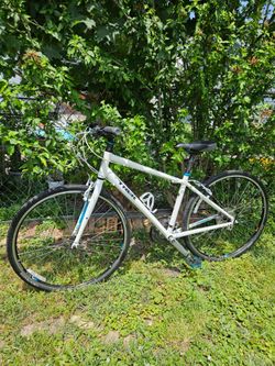 Trek FX Hybrid Bike