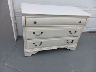 wood DRESSER 3 drawers