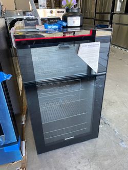 Mini wine fridge - 31 bottles