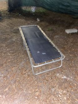 Folding camping cot