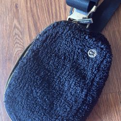 Lululemon Belt Bag Fleece