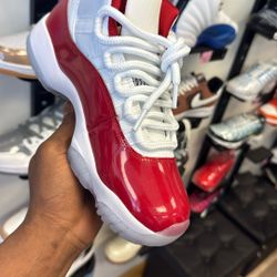 Air Jordan 11 Retro Size 7.  8.  8.5.  