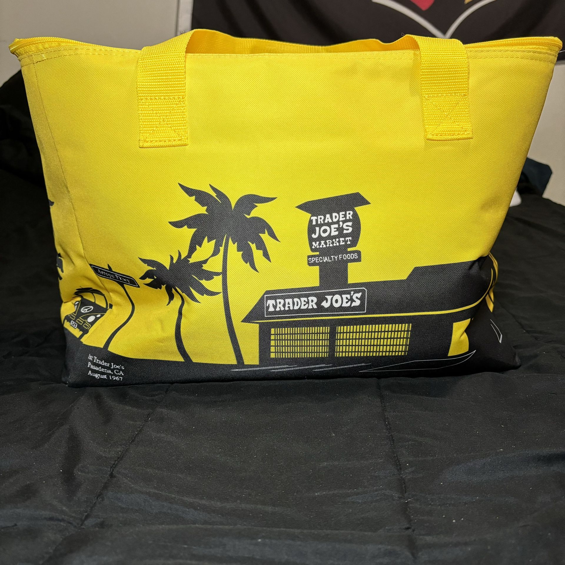Trader Joe's Yellow Insulated Tote / Reusable Grocery Bag Extra Large 