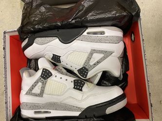 Jordan 4 white cement size 9.5