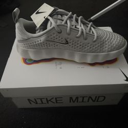nike mind 002 “light smoke grey” M 7/W 8.5