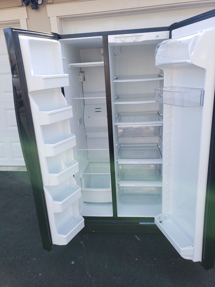 Nice GLOSS Black CLEAN double Door FRIDGE 