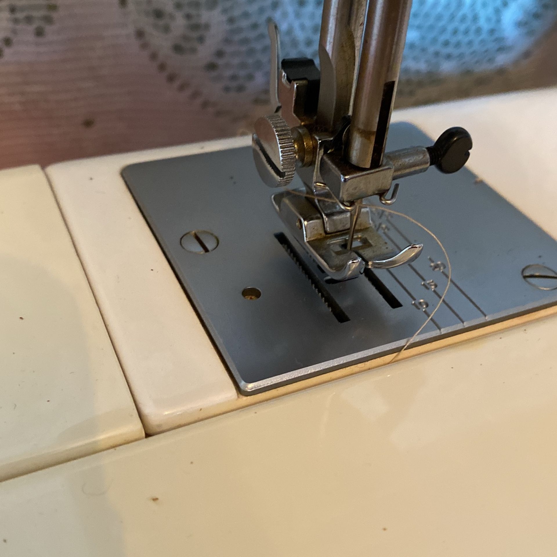 Sewing Machine (New Home Model 108) Arts & Crafts supplies