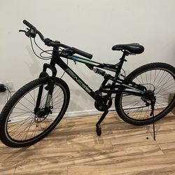 29 In Genesis Mountain Bike