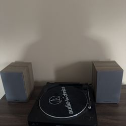 Audio-technica LP60 Turntable with Speakers