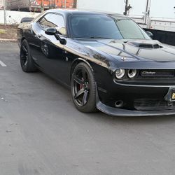 2015 Dodge Challenger 392 Shaker