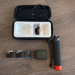 Go Pro Hero 10 + Batteries