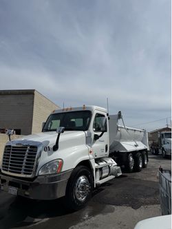 2011 freight liner cascadia