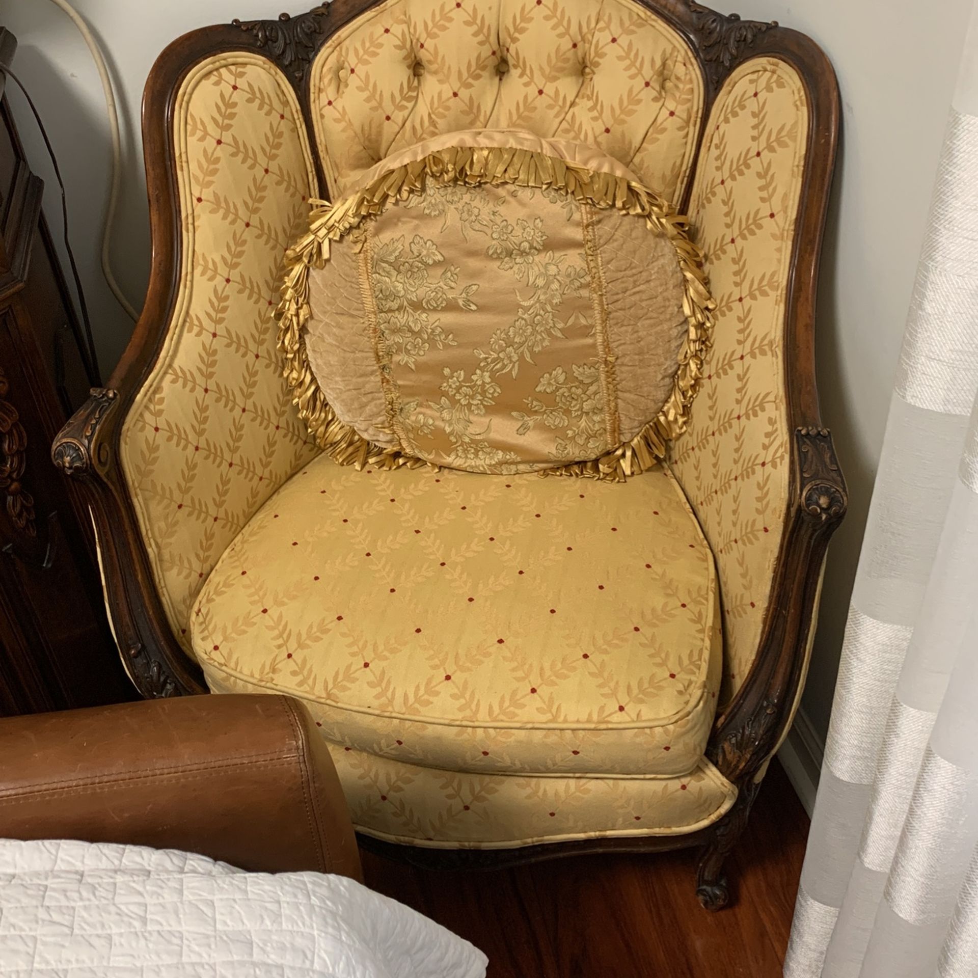 2 Antique Chair 