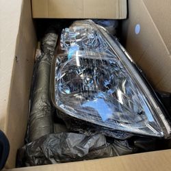 Prius 04-06 Passenger Headlight 