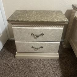 Bedroom Set , Dresser , Night Stand 