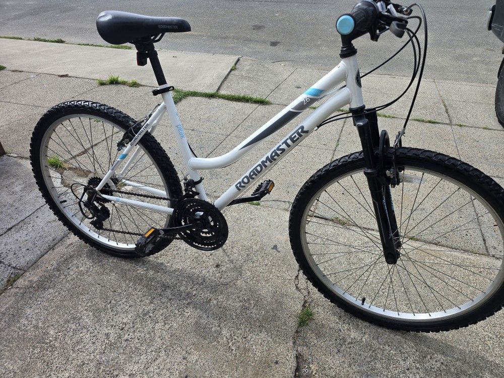 Nice Mountain Bike Medium Frame 
Great Condition Ready to Ride 