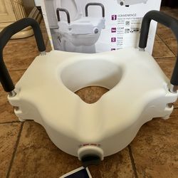 Raised Toilet seat 5” W/ Removable Arms