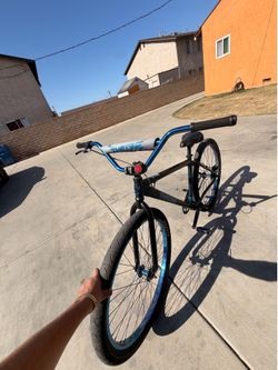 BRAND NEW 29 inch THRONE BIKE