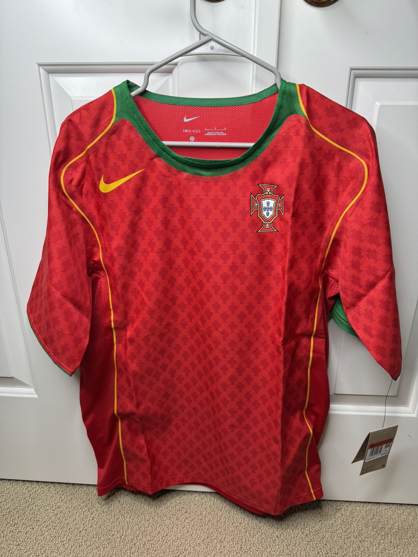 PRICE FIRM Nike Portugal 2004 Reissue Soccer Jersey BRAND NEW w/Tags (Men’s Size Large)
