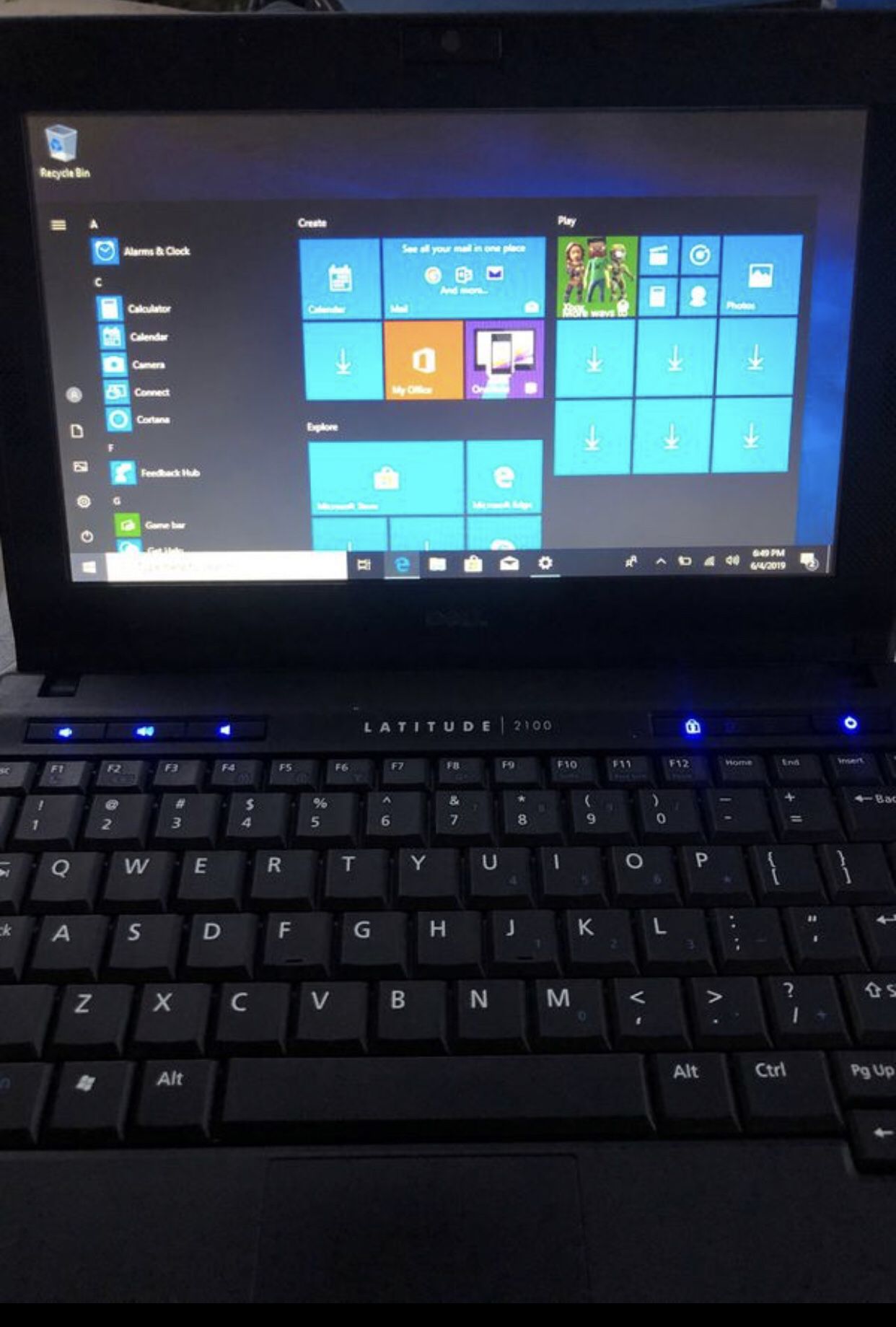 Small Dell laptop, touch screen, WiFi, windows 10, great for internet browsing