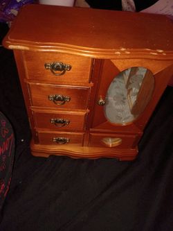 Jewelery box