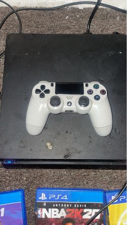 Play Station 4