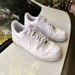 WHITE AIR FORCE ONE (SIZE 9)