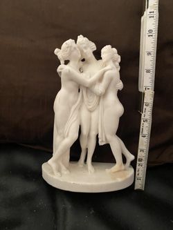 Three graces Figurine