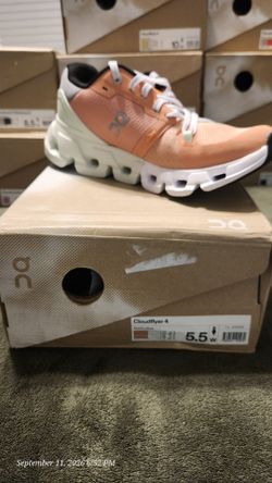 5.5 woman On Cloud