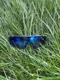 Oakley Radar Sunglasses (no scratches)